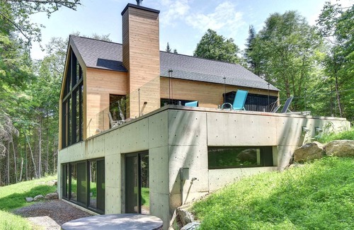 Lac Superieur Village Ski Chalet | Contemporary in nature☀️ Spa & Sauna CITQ#301985