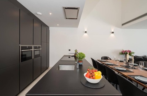 Estepona House | Contemporary luxurious townhouse with Sea views