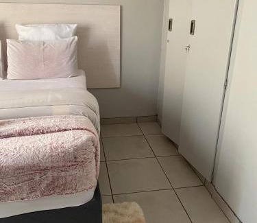Mahikeng House | CONTRACTORS ACCOMMODATION AT Dne