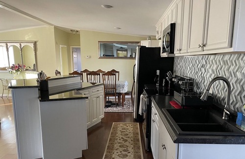 Fuquay-Varina House | Conveniently located home with large enclosed porch