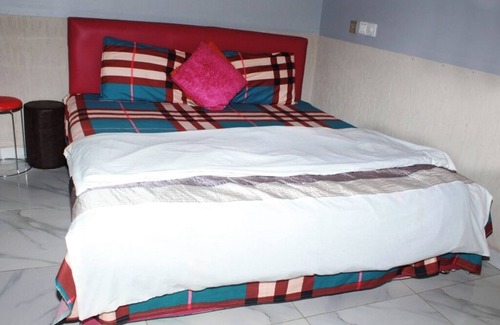 Tema Bed & Breakfast | Cool bed & breakfast with AC in Ashiaman Kubekro No 3