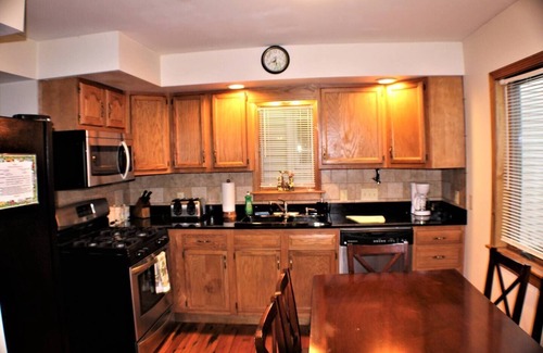 Oneonta House | Cooperstown Baseball Rentals - Columbia House