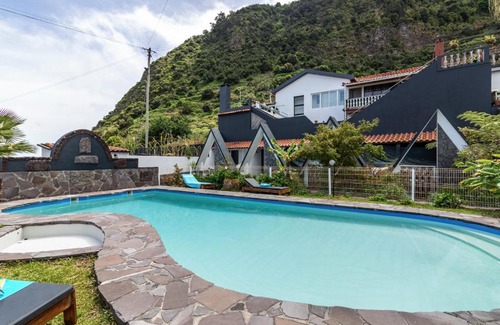 Ponta Delgada Apartment | Cork House - Fernandes Cottage