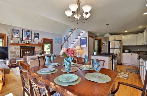 Killington House | Cortina Mountain Chalet - Outdoor Hot Tub - Close to Pico and Killington Mountains