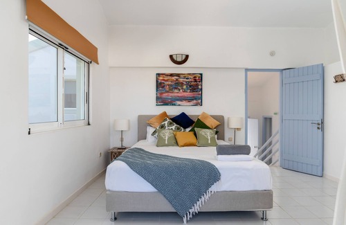 Svoronata Hotel | Costa Avithos