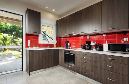 Tempi Cottage | Costa Petra | Luxury seaside family cottage with garden near Aegean and Olympus