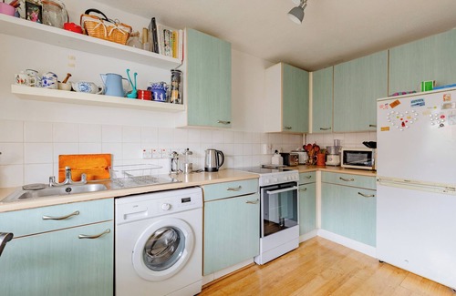 Limehouse Apartment | Cosy 1BD Flat 10 Minutes from Canary Wharf