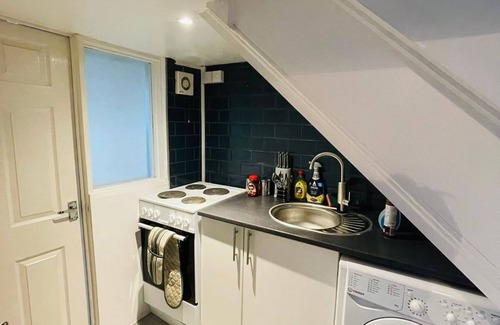 Newport Apartment | Cosy 2 Bedroom Flat-Newport (F2)