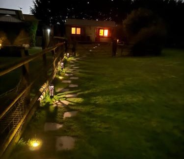 Fiddington Ski Chalet | Cosy 2 BR cabin on coast private hot tub ' Driftwood '