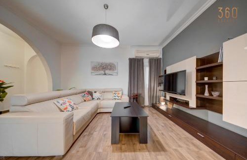 Il-Qajjenza Apartment | Cosy 3BR home Apt with private balcony in B'Bugia