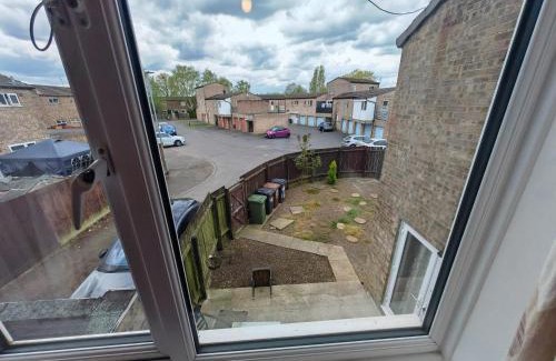 Corby House | Cosy 4-Bed House Near Town, for Work or Rest