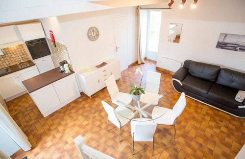 Saint-Jouan-des-Guerets Apartment | Cosy apartment for 5 people with pool, WIFI, TV and terrace