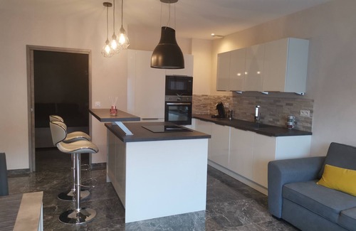 Poussan House | Cosy accommodation with private pool and jacuzzi