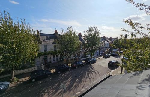 Thamesfield Apartment | Cosy and quiet one bedroom Thames flat