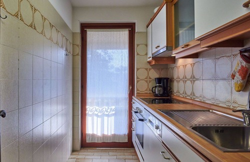 Cavona Apartment | Cosy apartment for 4 people with WIFI, pool, TV, balcony and pets allowed