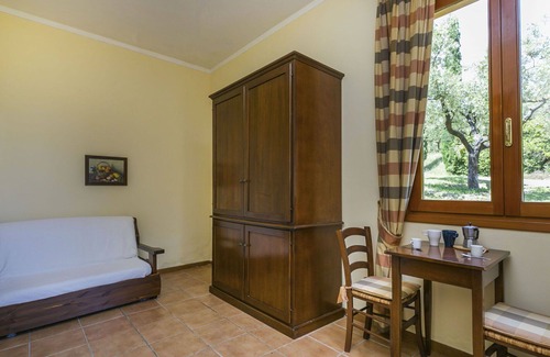 Cerreto Guidi Apartment | Cosy apartment for 4 guests with A/C, WIFI, pool, TV and pets allowed