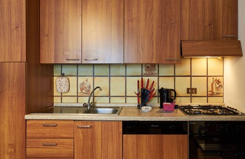 Dongo Apartment | Cosy apartment for 2 people with hot tub, WIFI, pool, TV and patio