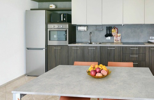 Gera Lario Apartment | Cosy apartment for 4 people with WIFI, A/C, TV, terrace, pets allowed and parking