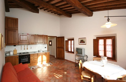 Certaldo Alto Apartment | Cosy apartment for 4 people with A/C, WIFI, TV and panoramic view, close to San Gimignano