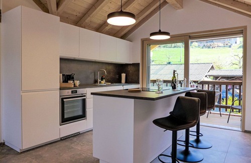 Krattigen Apartment | Cosy apartment for 5 guests with WIFI, TV, balcony and panoramic view