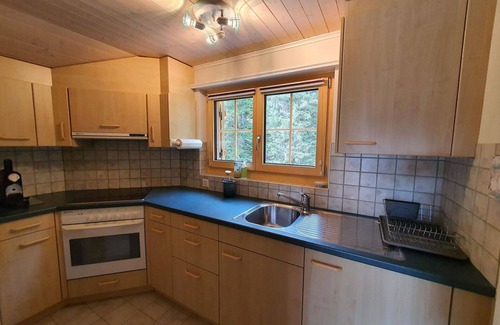 Valbella Apartment | Cosy apartment for 5 guests with WIFI, TV, balcony and pets allowed