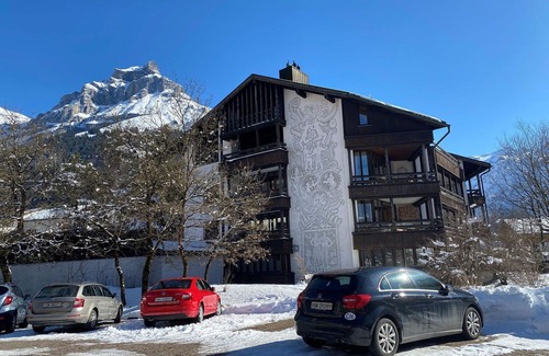 Engelberg Apartment | Cosy apartment for 6 people with pool, WIFI, TV and balcony