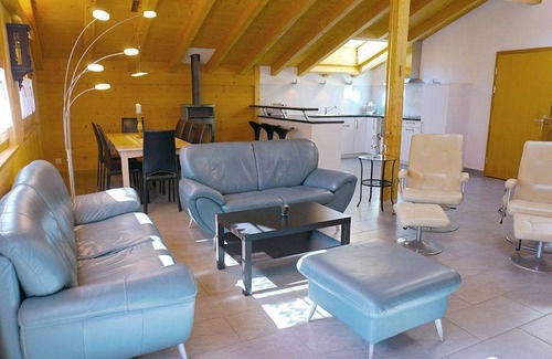 Gsteig Apartment | Cosy apartment for 6 guests with WIFI, balcony and pets allowed