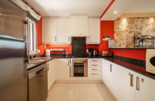 Cala Romantica Apartment | Cosy apartment for 6 people with hot tub, pool, A/C, TV and terrace