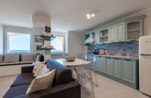 Varigotti Apartment | Cosy apartment for 6 people with A/C, WIFI and TV