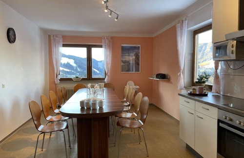 Sonnenberg Apartment | Cosy apartment for 14 guests with WIFI, TV, balcony and pets allowed