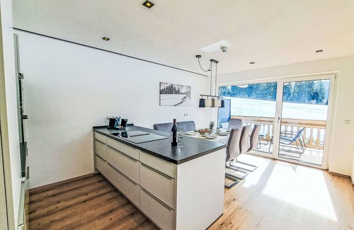 Wildschoenau Apartment | Cosy apartment for 12 people with WIFI, TV and balcony