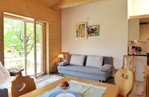 Kandersteg Apartment | Cosy apartment for 3 people with WIFI, balcony and panoramic view