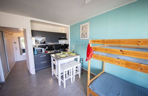 Montpellier Apartment | Cosy apartment for 3 people with pool, A/C, WIFI, TV, balcony and pets allowed