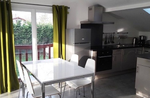 Ascain Apartment | Cosy apartment in an authentic setting at the foot of the Basque mountains.