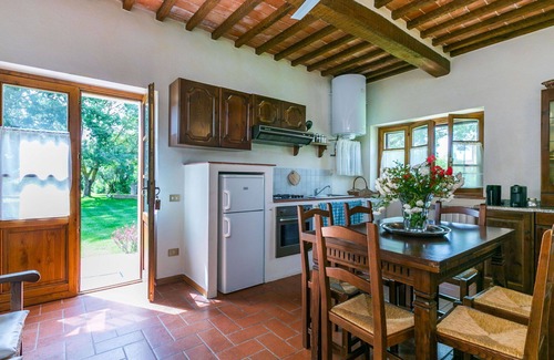 Sasso dʼOmbrone Villa | Cosy apartment in villa for 6 guests with A/C, pool, WIFI and patio