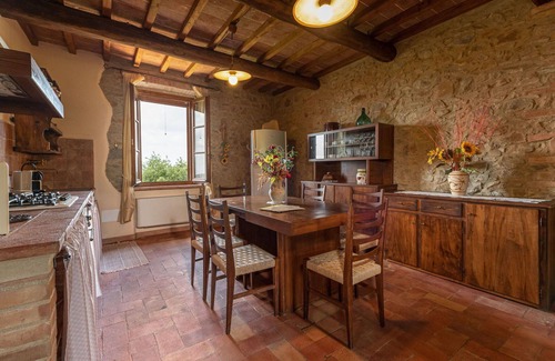 Sasso dʼOmbrone Villa | Cosy apartment in villa with A/C, pool, WIFI, TV, patio, pets allowed and panoramic view