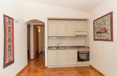 Sant'Elmo House | Cosy apartment in villa for 10 people with A/C, TV, terrace and pets allowed