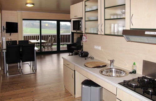 Bad Emstal House | Cosy apartment in villa for 3 people with WIFI, pool, TV, terrace and pets allowed