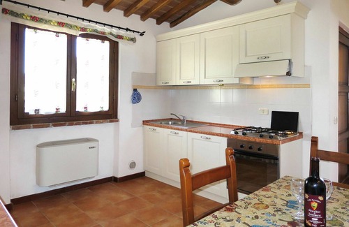 Scansano Villa | Cosy apartment in villa for 4 guests with WIFI, pool, A/C, TV, terrace and pets allowed