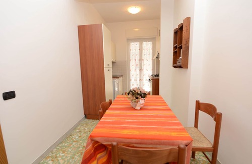 Quartiere XXVII Primavalle Apartment | Cosy apartment, near Metro A, S. Pietro and the downtown
