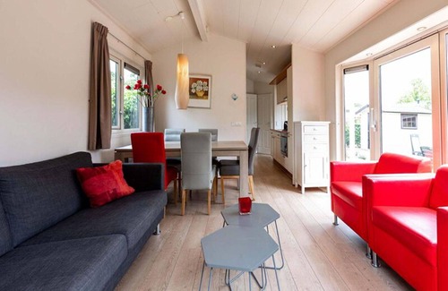 Municipality of Noordwijk House | Cosy apartment in villa for 5 guests with pool, WIFI, TV and terrace