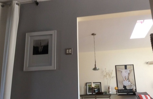 Hochelaga House | Cosy & Comfortable 1 Bedroom Upper Duplex, near Metro Joliette