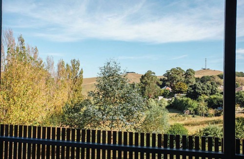 Korumburra Apartment | Cosy container house walking distance to town.