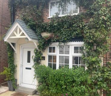 Bawtry Apartment | Cosy Cottage Central Bawtry - 2 Bedroom - High End Furnishings