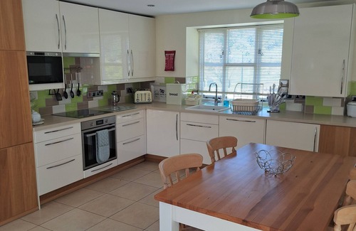 Gilwern Cottage | Cosy cottage in a village near Abergavenny at the gateway to the Brecon Beacons
