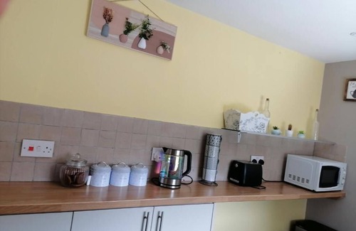 Grangetown House | Cosy cottage in the city centre. Parking free.