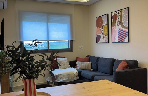 Gueznaia Apartment | Cosy, fully-equipped apartment, 6 min from airport, fiber optics, air conditioning, free parking.