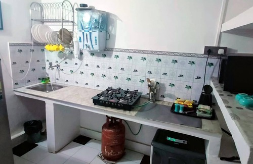 Bullawala Cottage | Cosy Garden Cottage with Kitchen & Patio, very close to Mussoorie