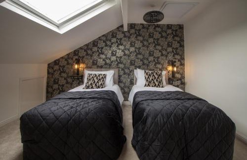 Brockholes House | Cosy Holmfirth Home Near Trails and Town Sleeps 5