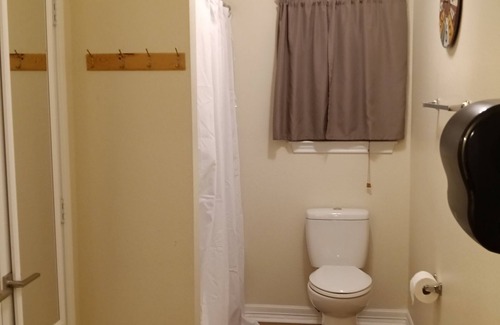 Wilmer House | Cosy home in Wilmer, Tx.